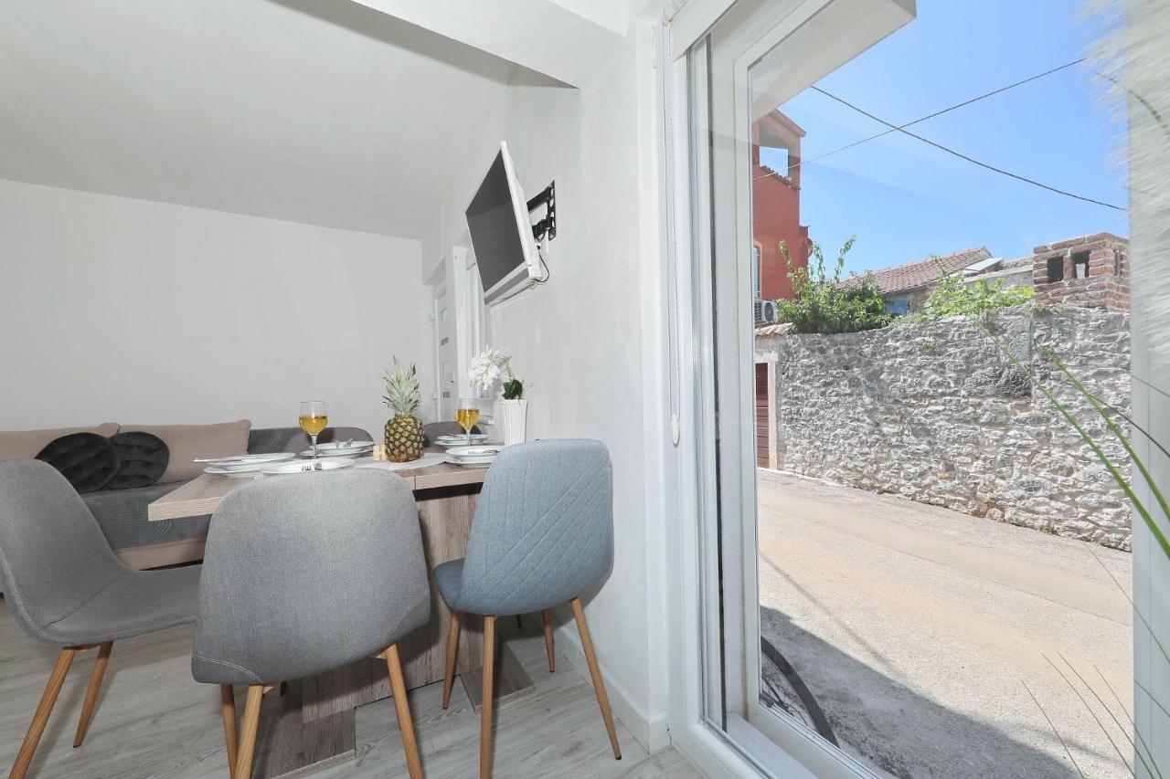 Holiday Home Maria One Minute From -Beach 자다르 외부 사진